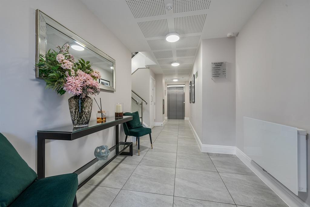 Apartment in ENFIELD - View 2