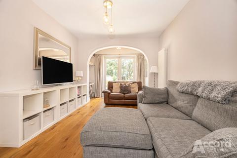 3 bedroom terraced house for sale, Parkside Avenue, Romford, RM1
