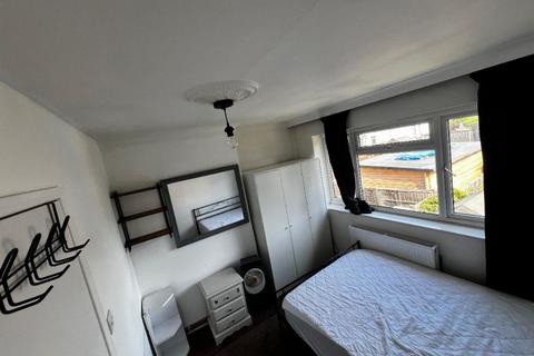 1 bedroom in a house share to rent, Bellegrove Rd, London, DA16
