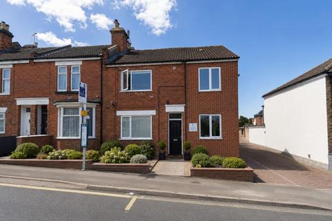 4 bedroom flat to rent, Warren Avenue, Southampton, SO16