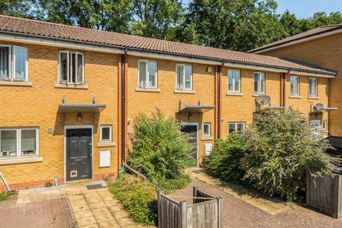 2 bedroom house to rent, Shalbourne Square, London E9