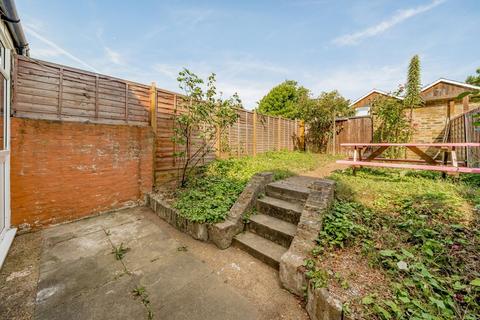 5 bedroom house for sale, Lorrimore Road, London SE17