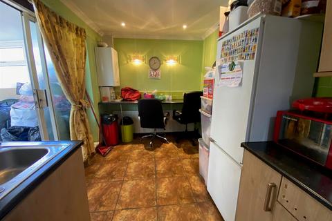 2 bedroom end of terrace house for sale, Hedingham Road, Dagenham