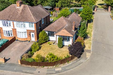 2 bedroom detached bungalow for sale, Hall Avenue, Rushden NN10