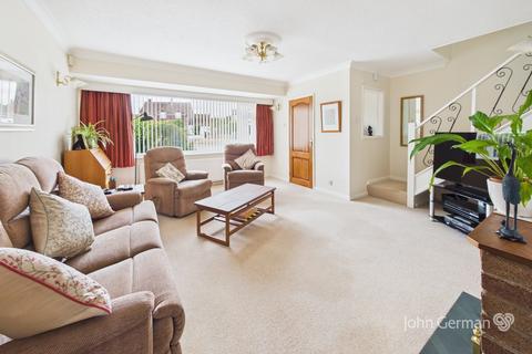 4 bedroom detached house for sale, Pytchley Drive, Loughborough