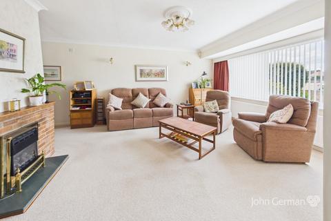 4 bedroom detached house for sale, Pytchley Drive, Loughborough