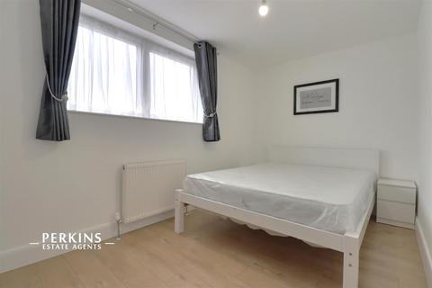 2 bedroom flat to rent, Wembley, HA0