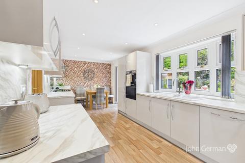 4 bedroom detached house for sale, Greenway, Burton-on-Trent