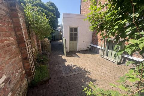 2 bedroom terraced house to rent, The Green, Hartford, Northwich
