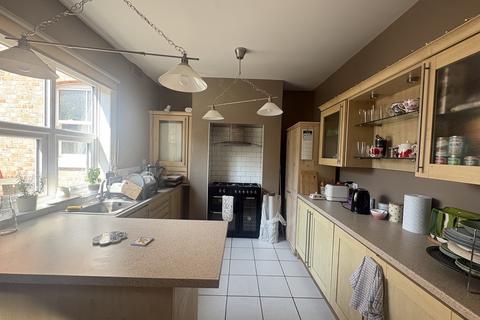 2 bedroom terraced house to rent, The Green, Hartford, Northwich
