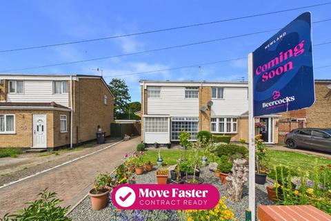 3 bedroom semi-detached house for sale, Downfield Avenue, Hull, HU6 7XF
