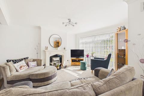 3 bedroom semi-detached house for sale, Downfield Avenue, Hull, HU6 7XF