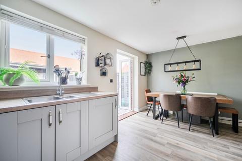 3 bedroom semi-detached house for sale, St. Katherines Crescent, Sellindge, TN25