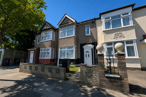 4 bedroom house to rent, Abbey Road, Ilford, IG2
