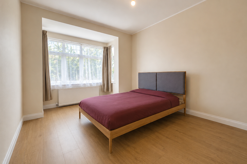 4 bedroom house to rent, Abbey Road, Ilford, IG2