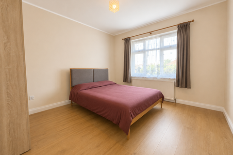 4 bedroom house to rent, Abbey Road, Ilford, IG2