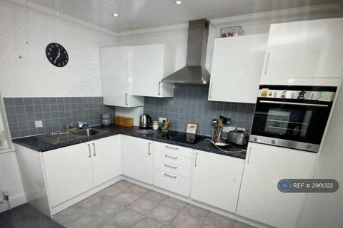 2 bedroom flat to rent, Green End Road, Cambridge, CB4