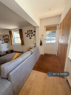 2 bedroom semi-detached house to rent, North St, Windsor, SL4