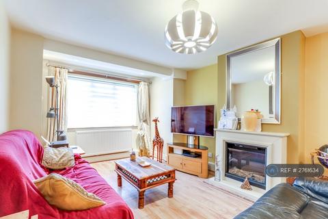 3 bedroom semi-detached house to rent, Thorley Park Road, Bishop's Stortford, CM23