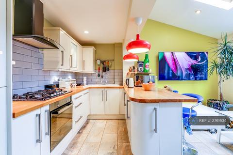 3 bedroom semi-detached house to rent, Thorley Park Road, Bishop's Stortford, CM23