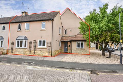 4 bedroom house for sale, Mallard Court, Stamford