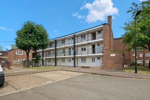 Stable Close, Northolt