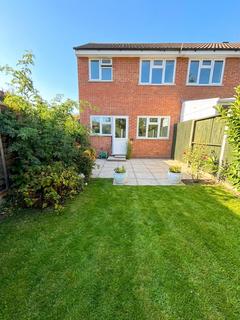 3 bedroom semi-detached house to rent, Haslam Close, Ickenham, Uxbridge, UB10