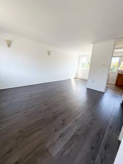 3 bedroom semi-detached house to rent, Haslam Close, Ickenham, Uxbridge, UB10