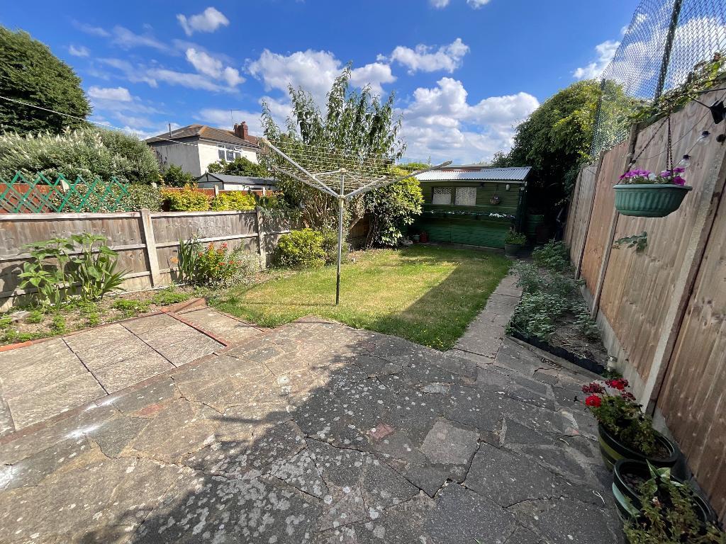 REAR GARDEN approx 40ft