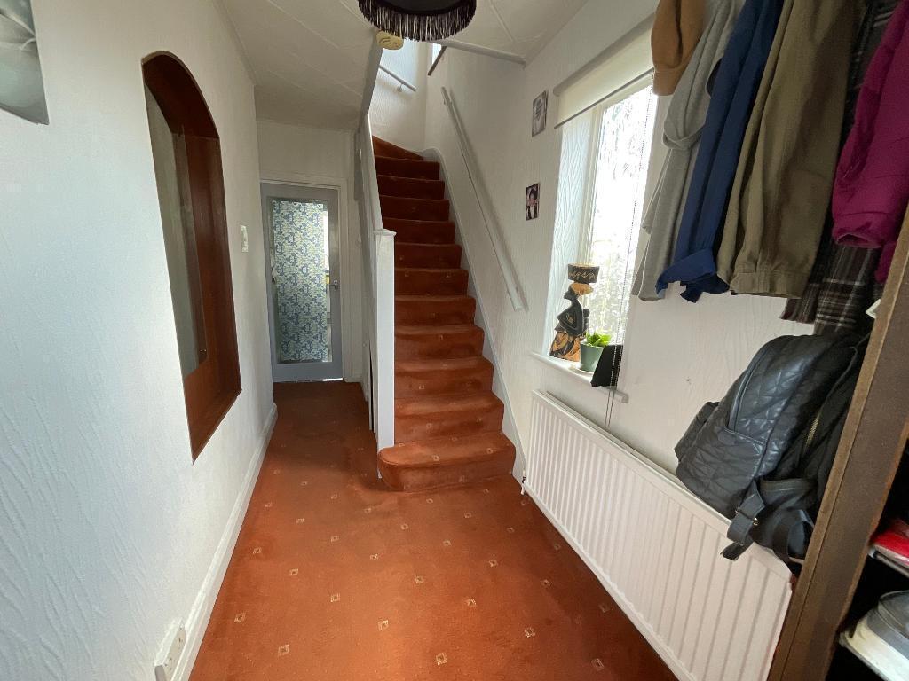 HALLWAY 15'2 x 5'1