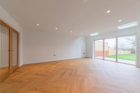 4 bedroom property with land for sale, Waterloo Road, Cranbrook, Kent, TN17 3JQ