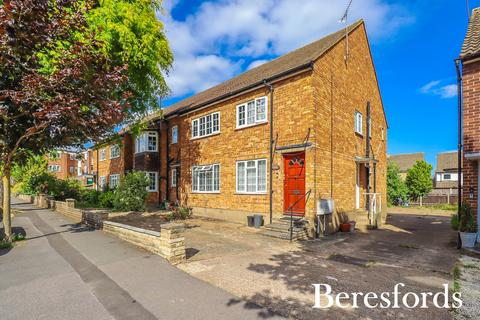 2 bedroom maisonette for sale, Marlborough Gardens, Upminster, RM14