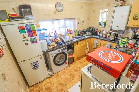2 bedroom maisonette for sale, Marlborough Gardens, Upminster, RM14