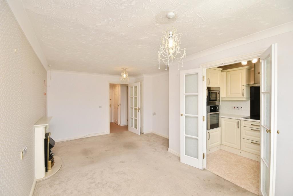 Apartment in Cardiff, Llanishen - View 4