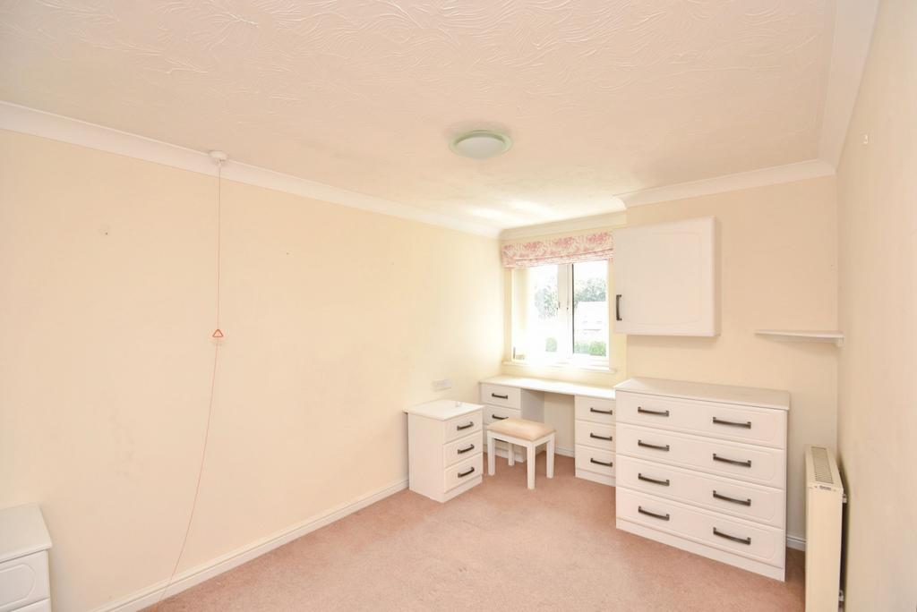 Apartment in Cardiff, Llanishen - View 5
