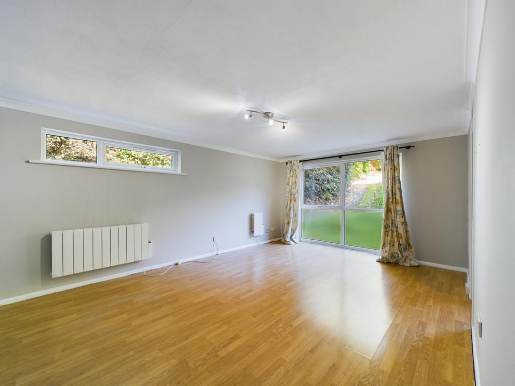 Apartment in Reading - View 3