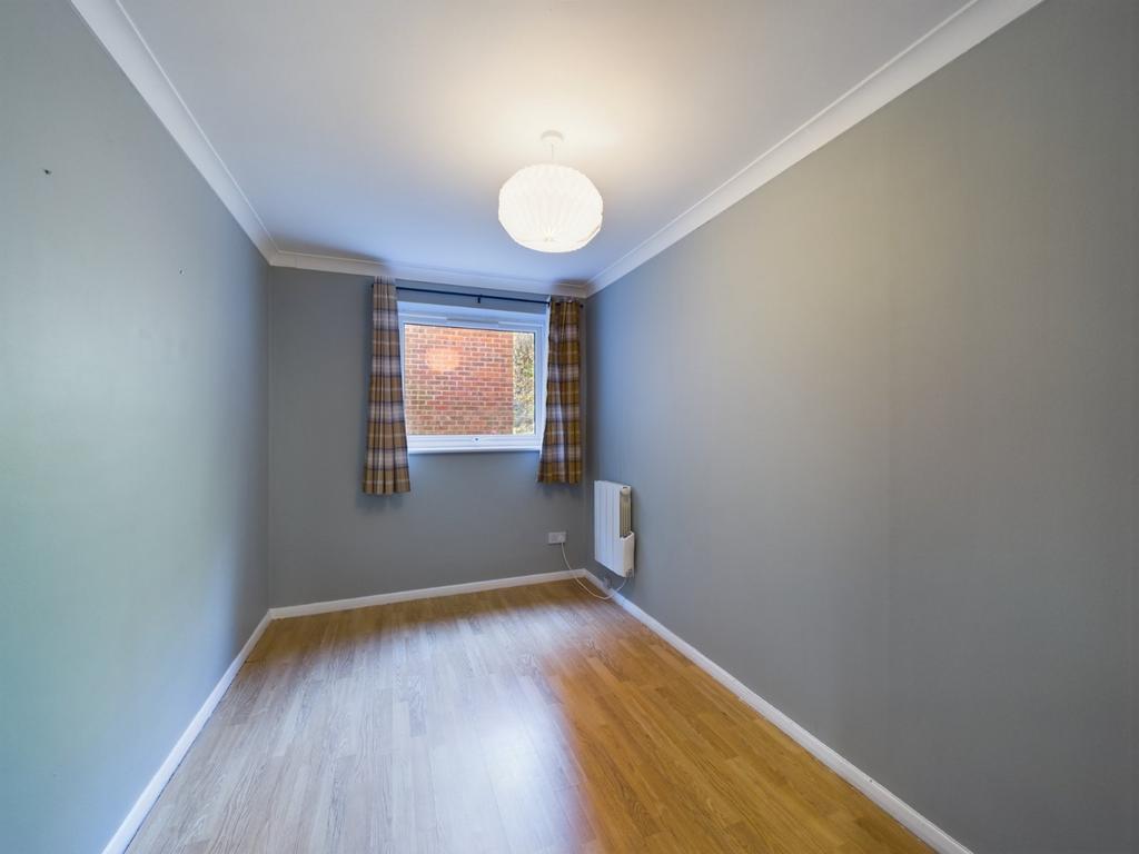 Apartment in Reading - View 5