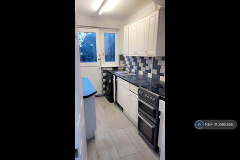3 bedroom terraced house to rent, Romsey Road, Dagenham, RM9