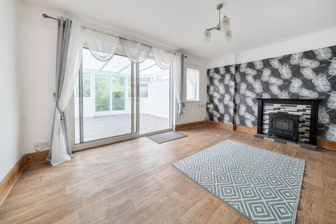 2 bedroom bungalow for sale, Holland Road, Little Clacton, Clacton-on-Sea