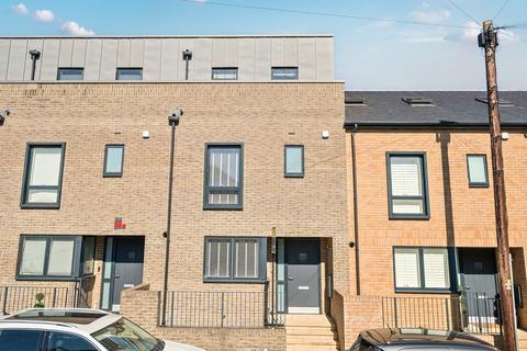 Bruce Grove, Orpington