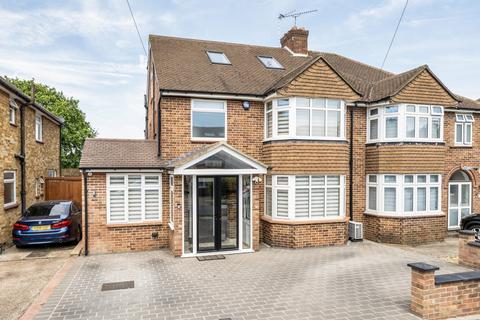 Greystoke Avenue, Pinner
