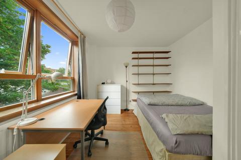 3 bedroom apartment to rent, Plender Street, London, NW1