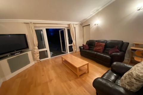 1 bedroom in a house share to rent, En-Suite Milton Road , CB4