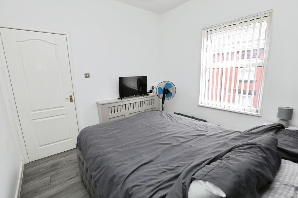 Riddock Road, Liverpool, L21 - More