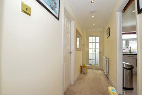 3 bedroom terraced house for sale, Lynwood Drive, Northwood, HA6