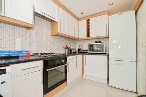 3 bedroom terraced house for sale, Lynwood Drive, Northwood, HA6