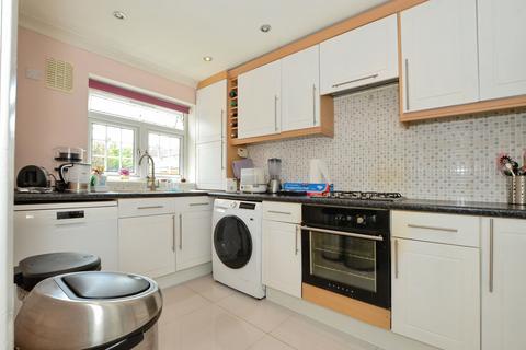 3 bedroom terraced house for sale, Lynwood Drive, Northwood, HA6