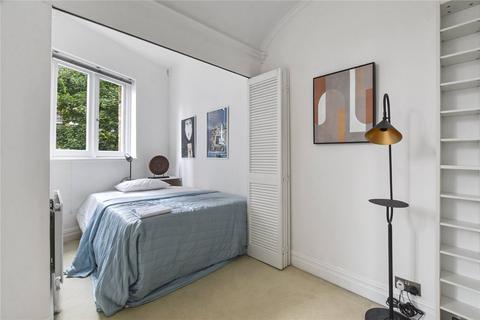 Studio to rent, Charles Street, London W1J