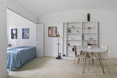 Studio to rent, Charles Street, London W1J
