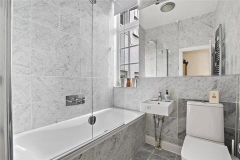 Studio to rent, Charles Street, London W1J